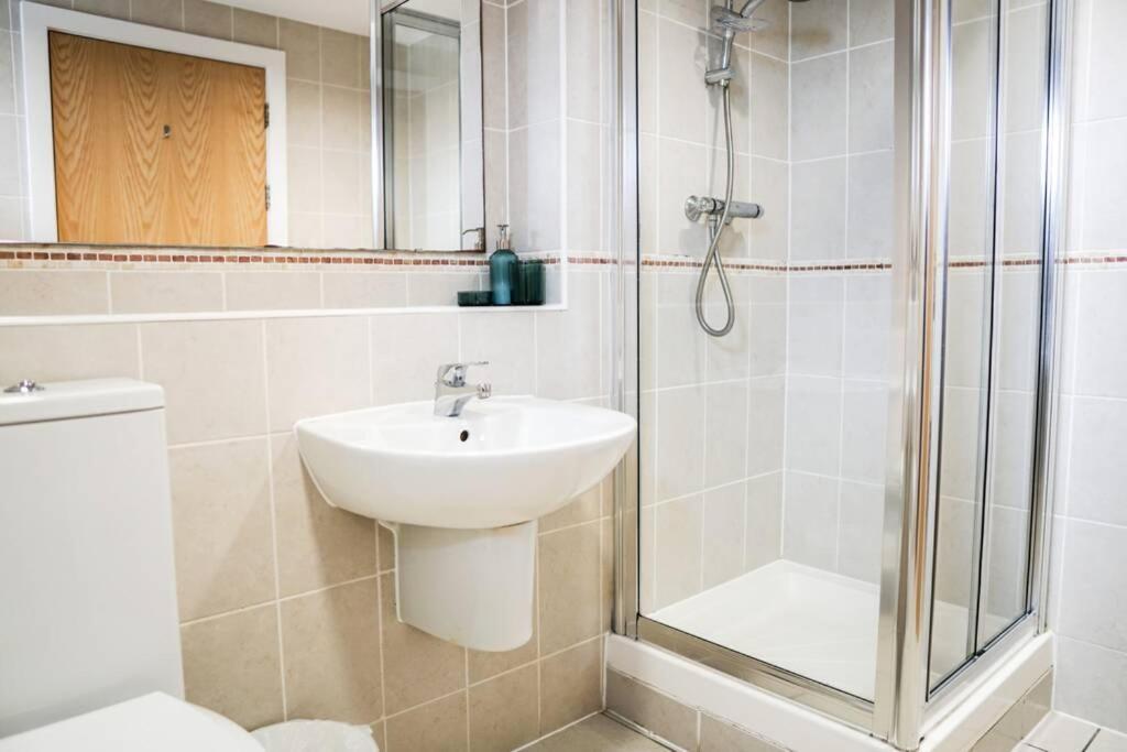 Beautiful 3 Bedroom Apartment By The Sea Newquay  Bagian luar foto
