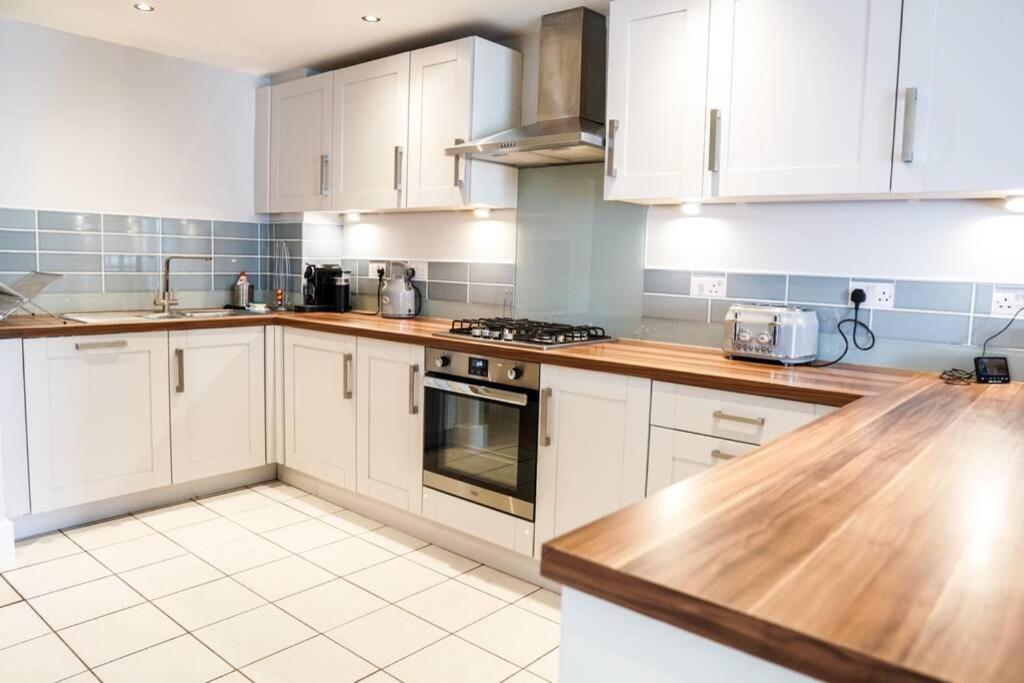 Beautiful 3 Bedroom Apartment By The Sea Newquay  Bagian luar foto