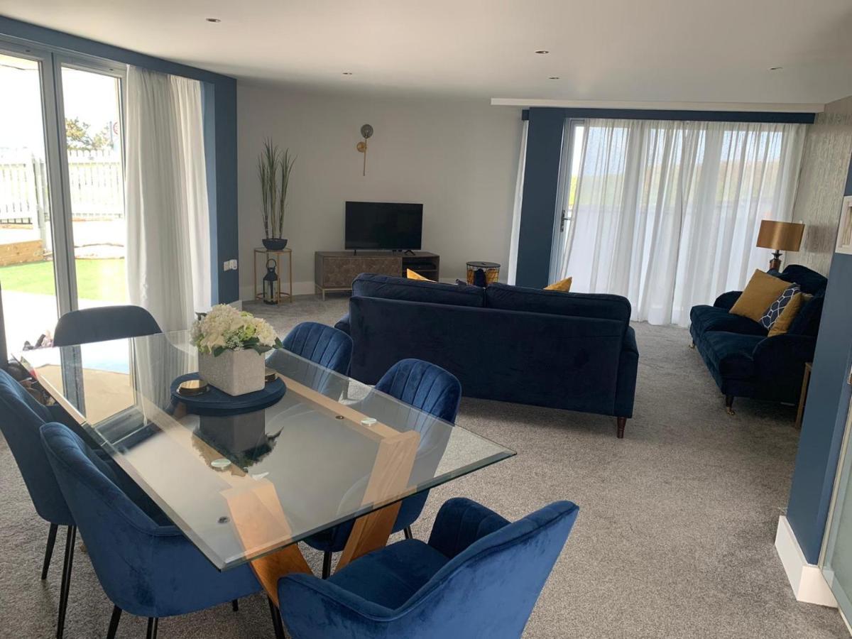 Beautiful 3 Bedroom Apartment By The Sea Newquay  Bagian luar foto